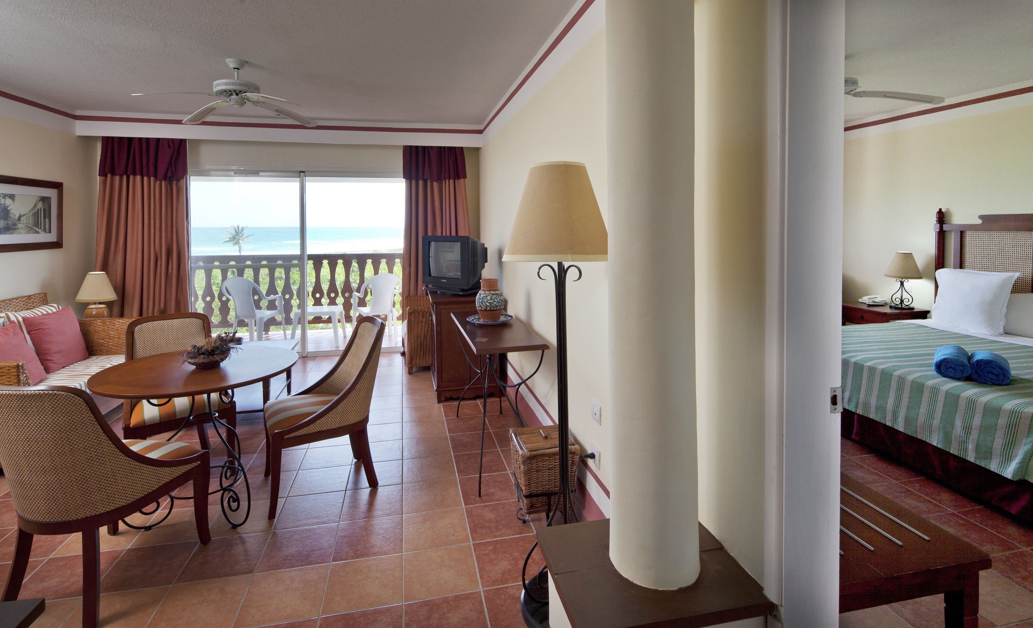 Memories Paraiso Beach Resort