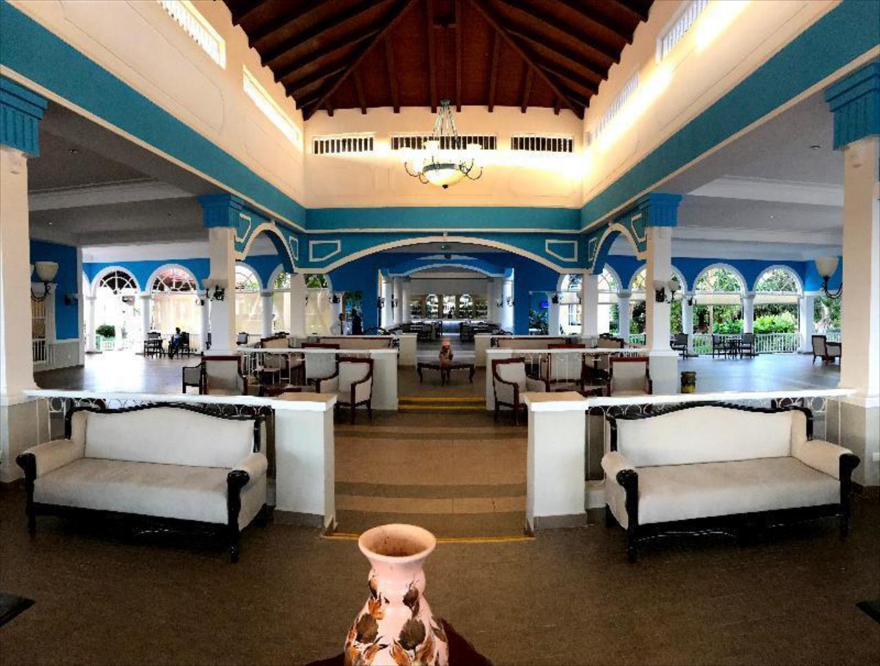Sanctuary at Grand Memories Santa Maria