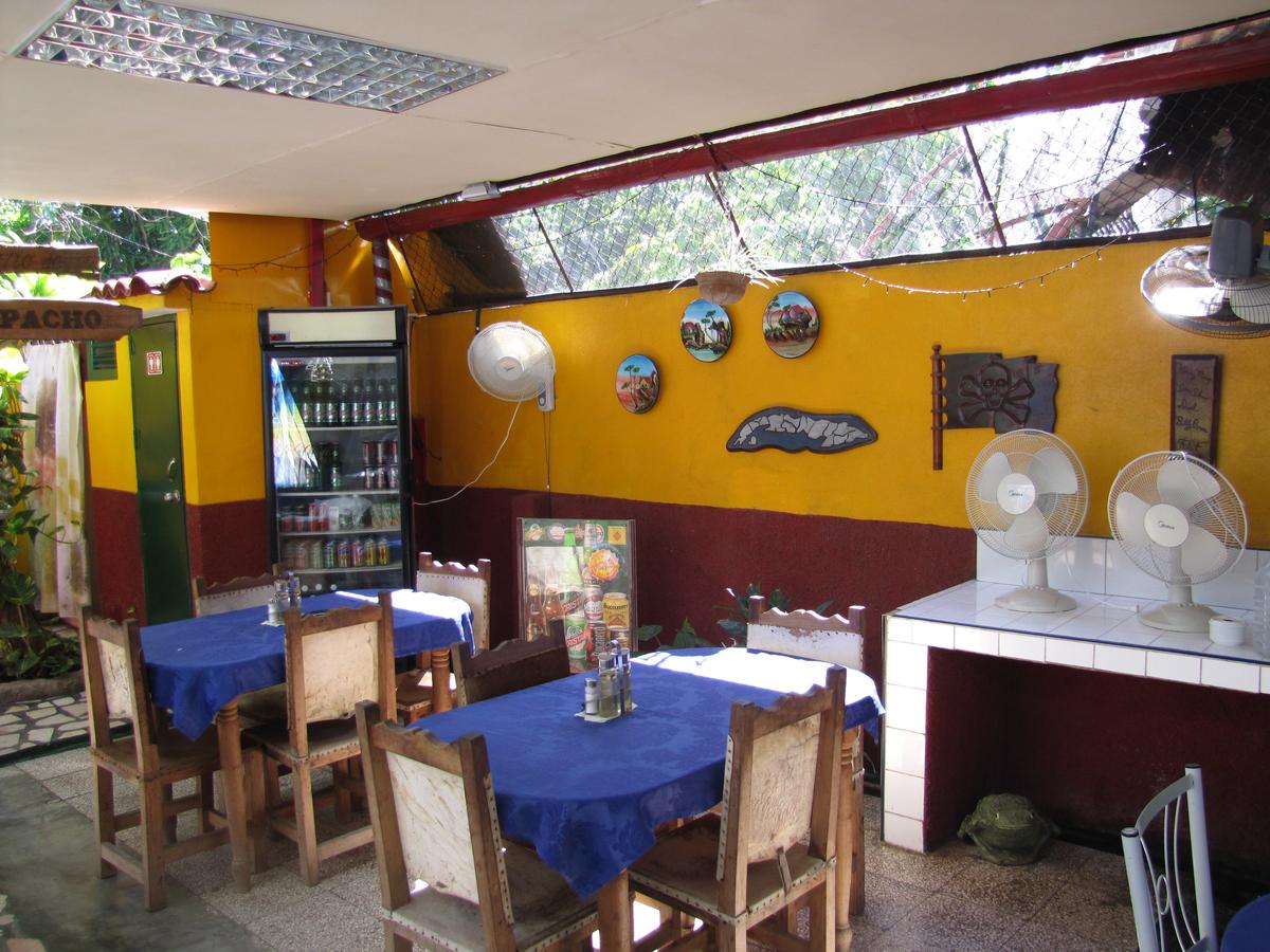 BR& Hostal Saiz