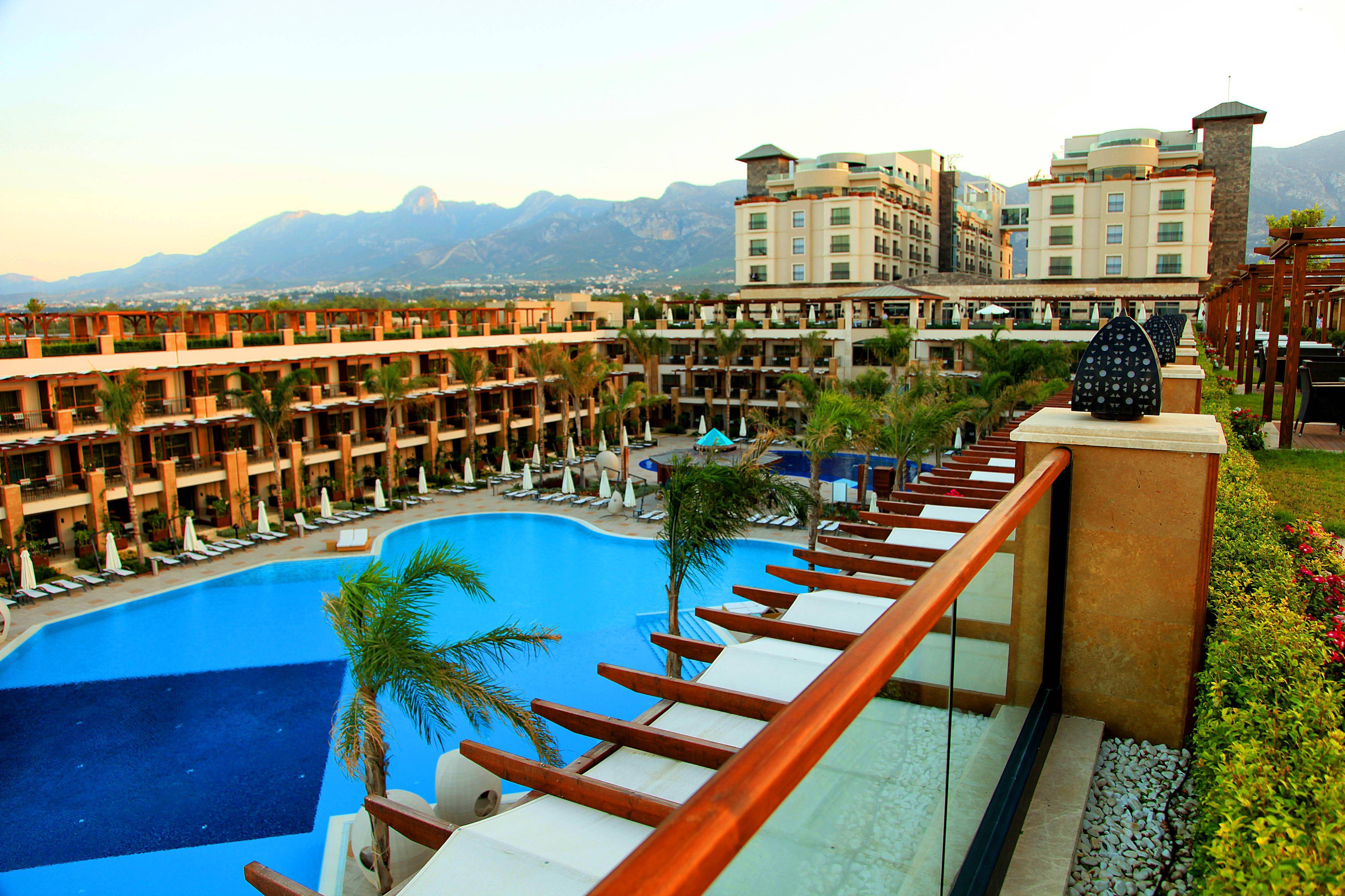 Cratos Premium Hotel & Casino