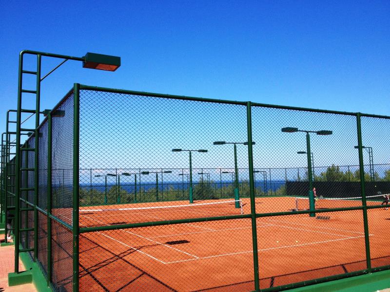 Korineum Golf & Beach Resort