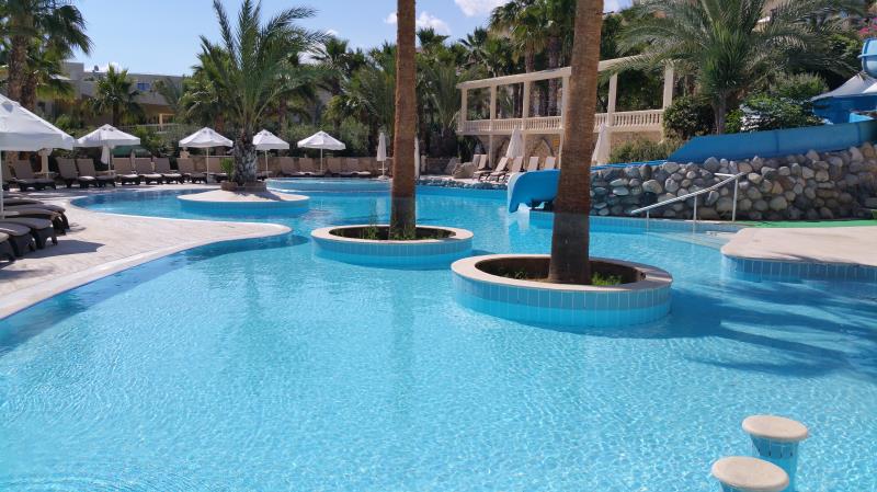 Oscar Resort Hotel