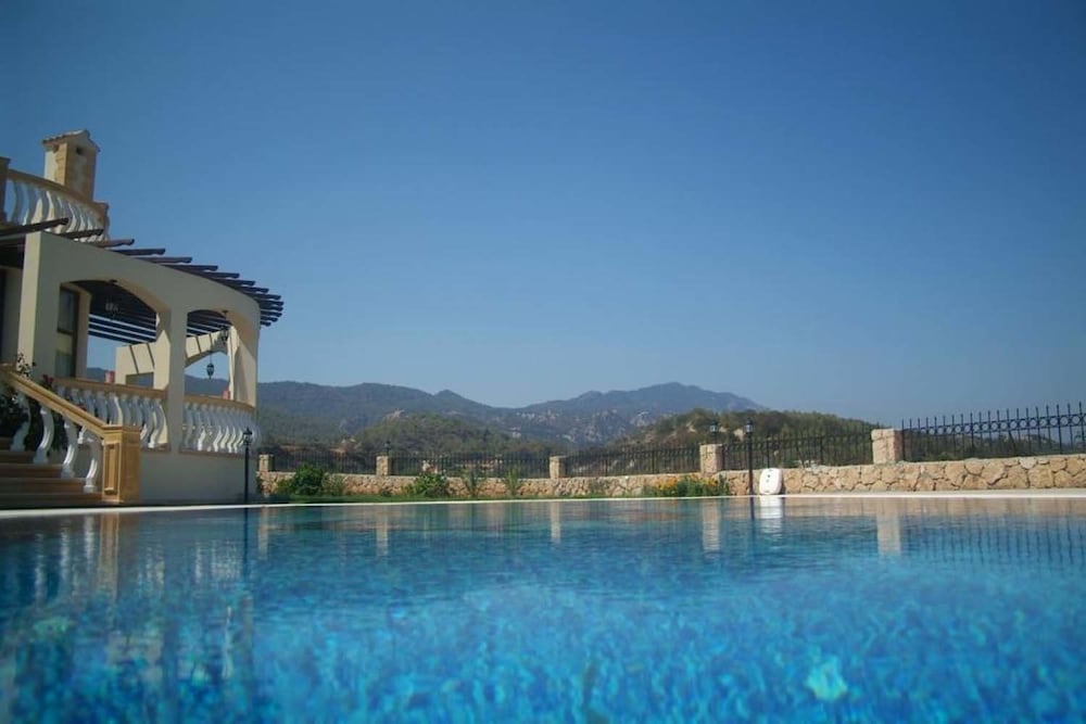 Sunset Valley Villa
