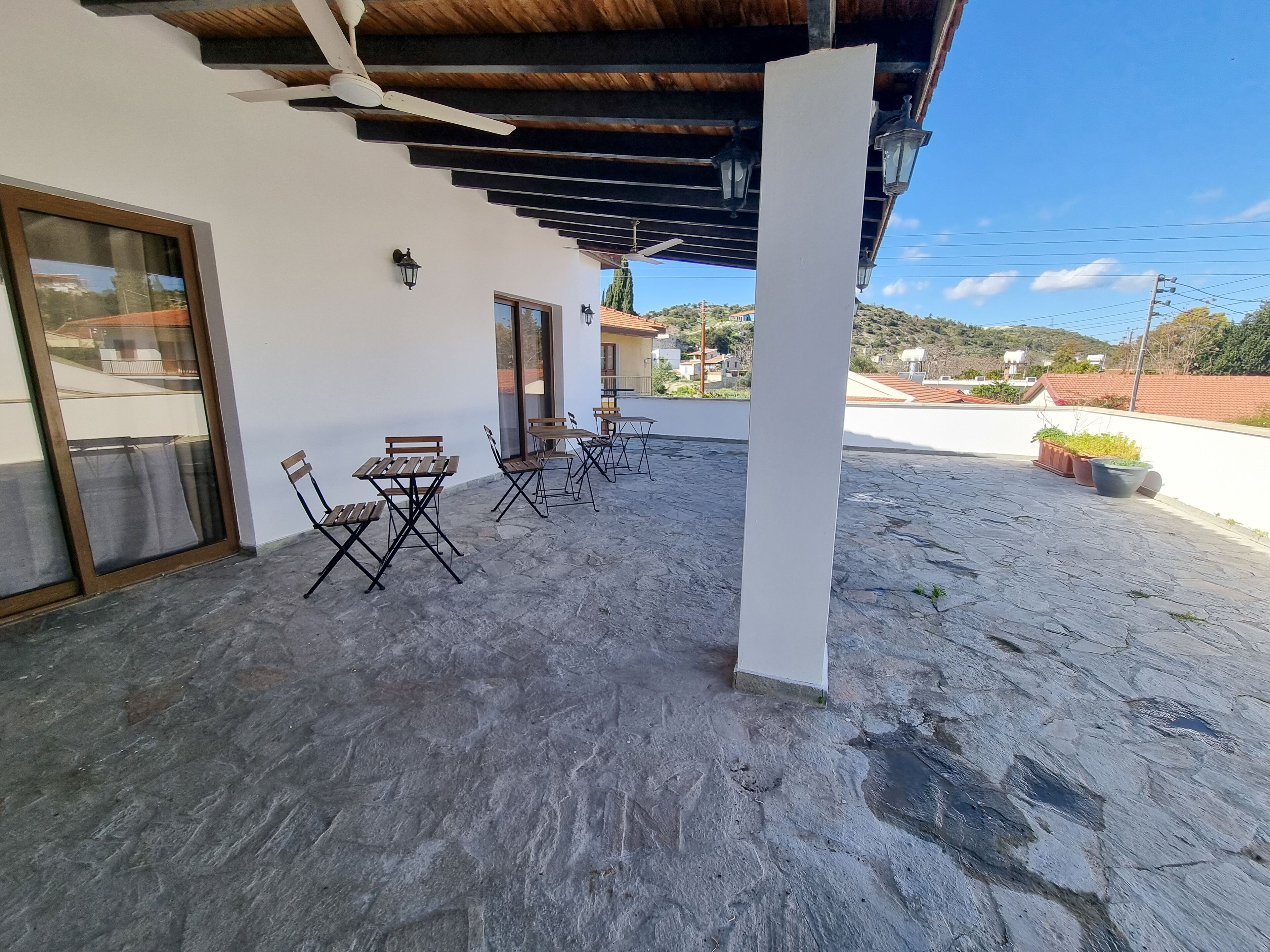 Mountains Retreat Rooms & Suites