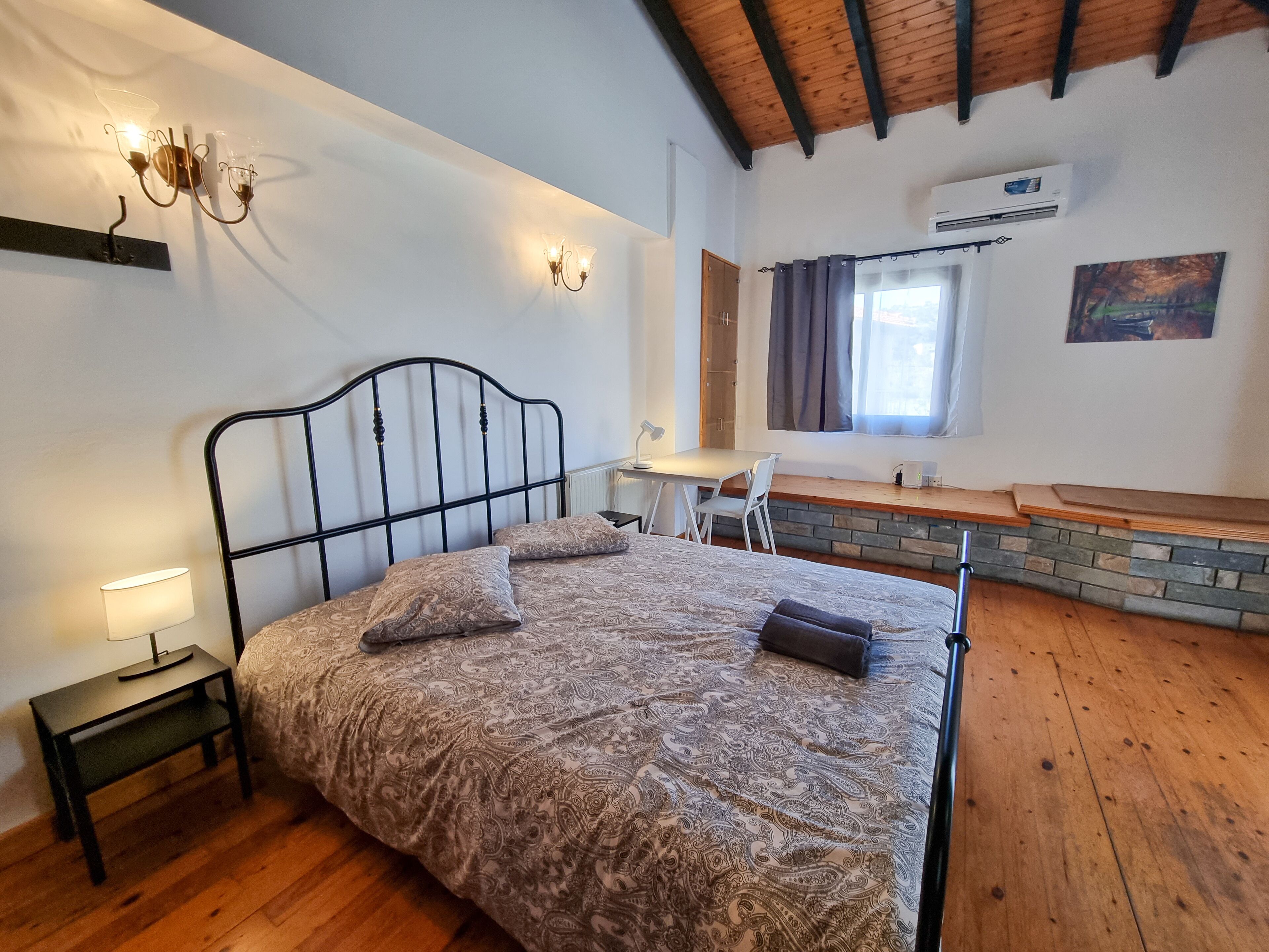 Mountains Retreat Rooms & Suites