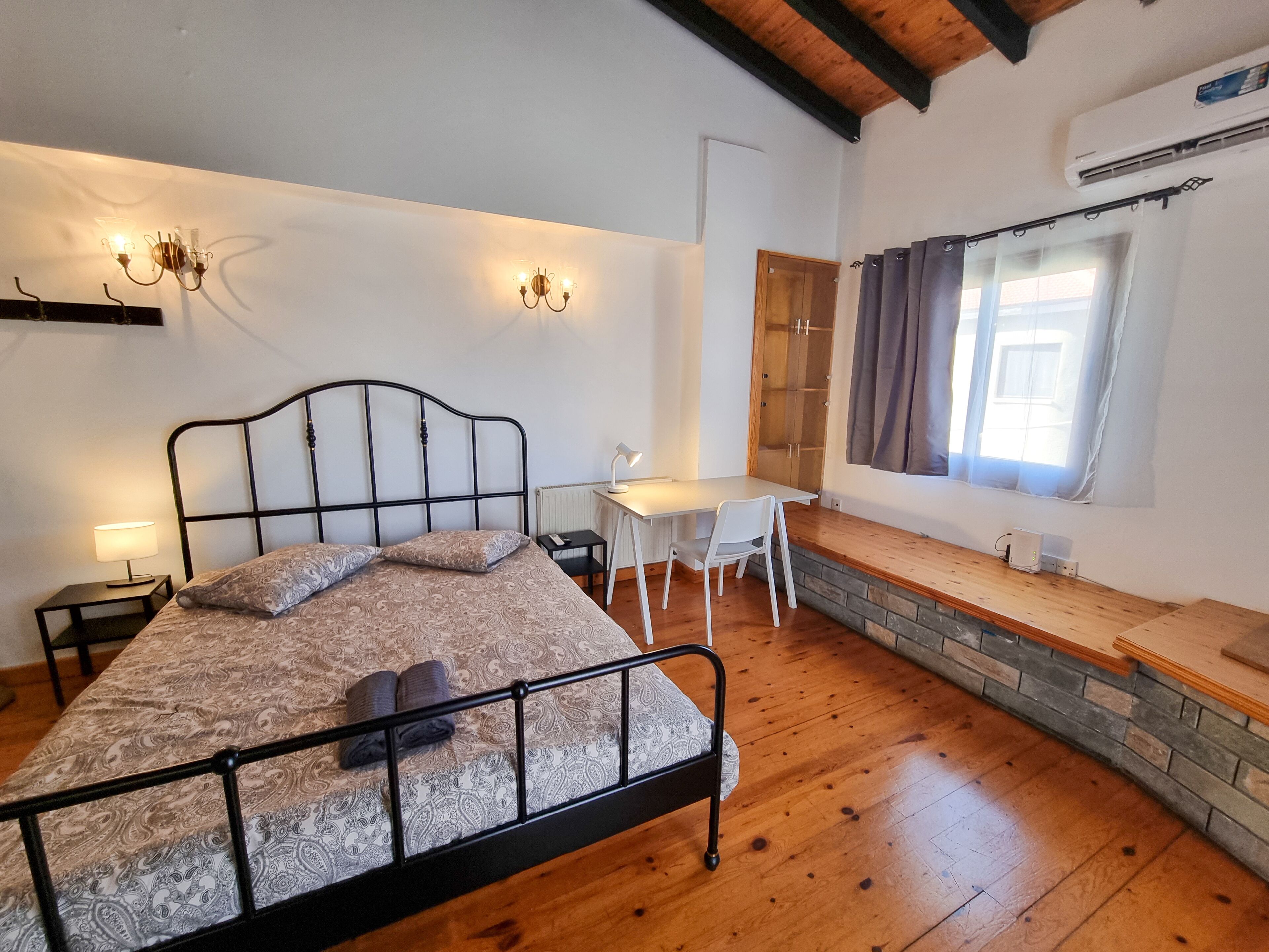 Mountains Retreat Rooms & Suites