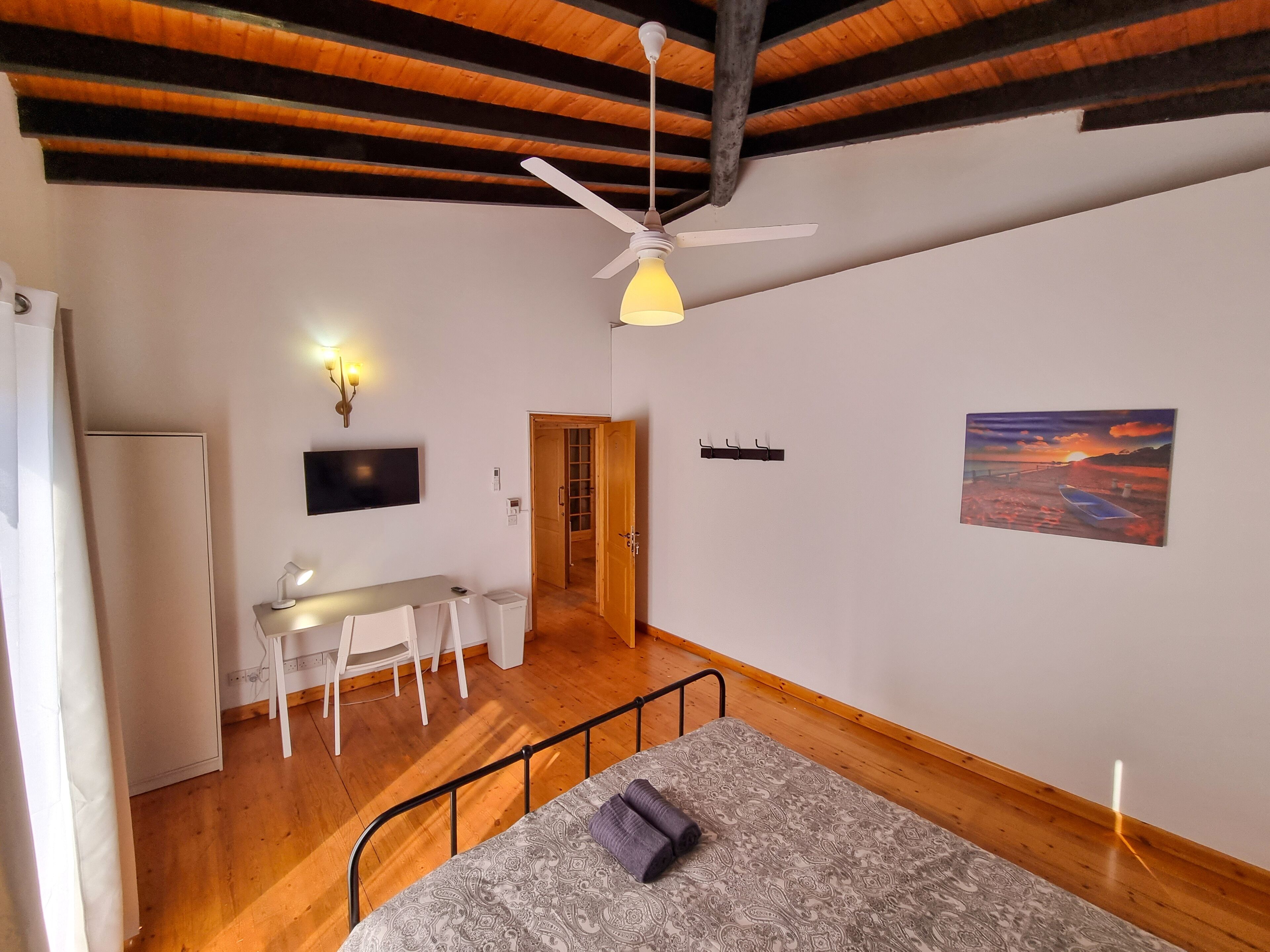 Mountains Retreat Rooms & Suites