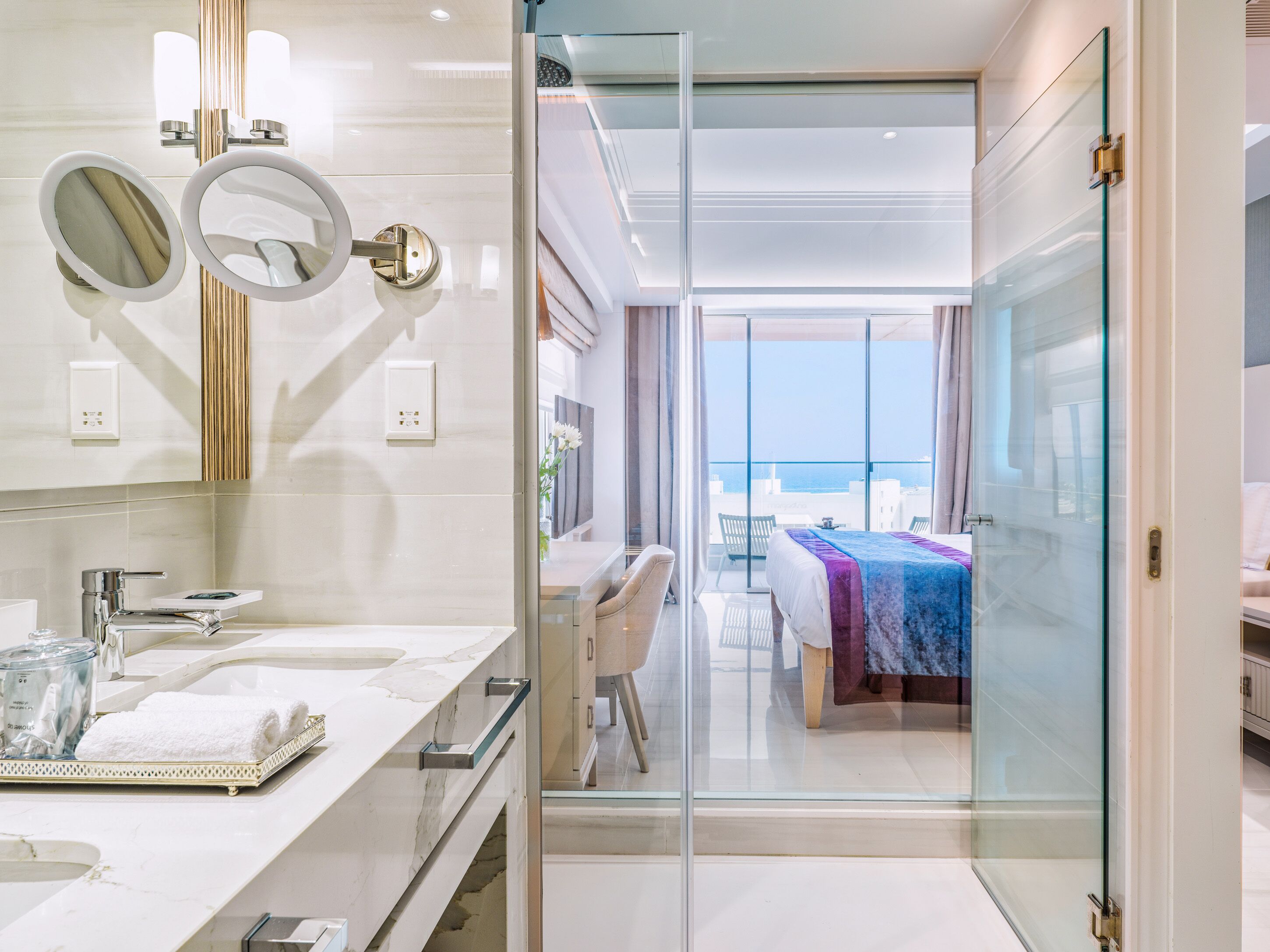 Amanti Made ForTwo Hotels