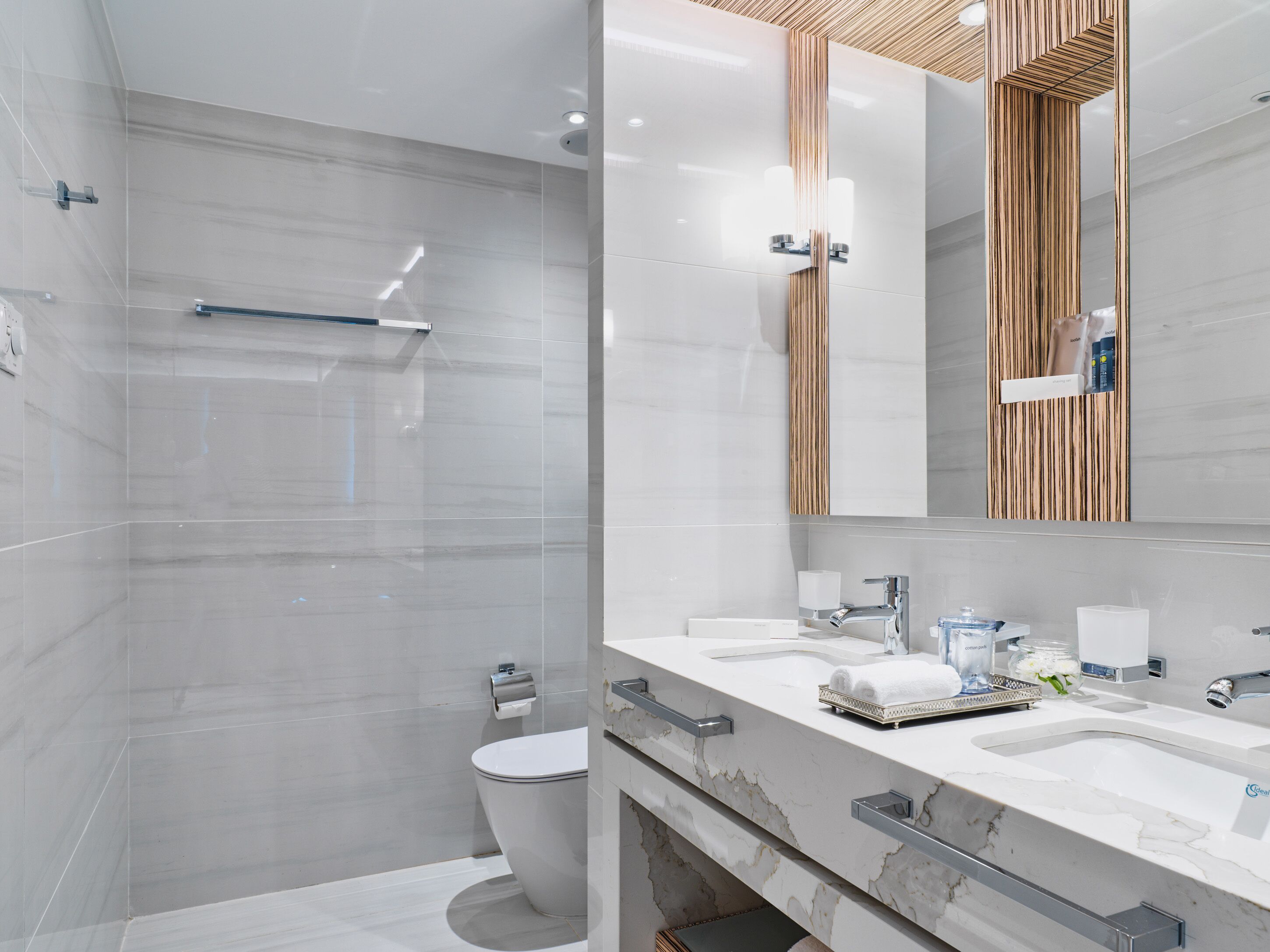 Amanti Made ForTwo Hotels