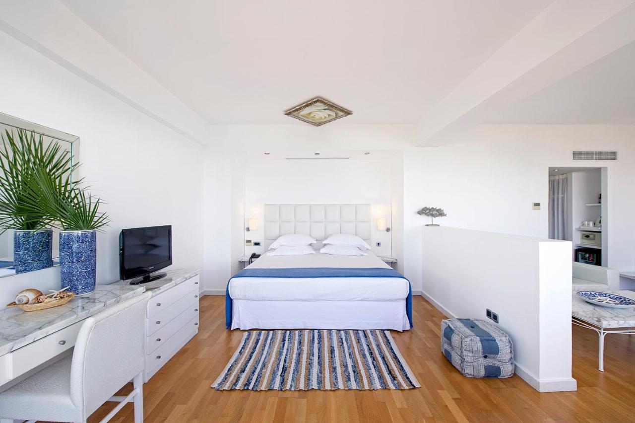 Grecian Sands Hotel
