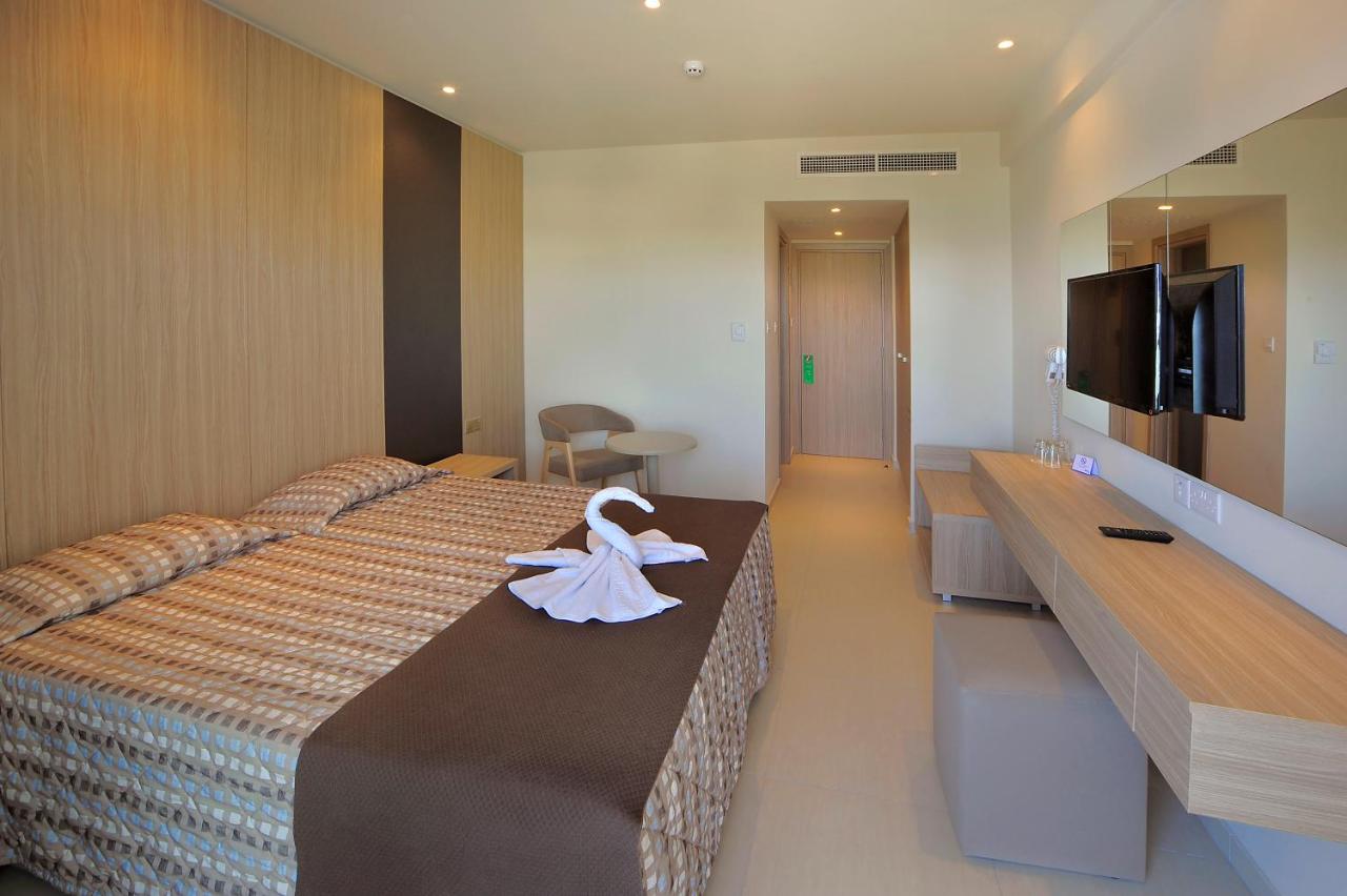 Nelia Beach Hotel