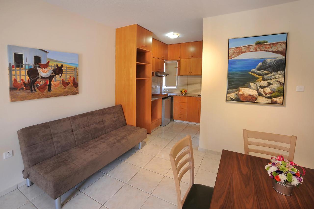 Nelia Gardens Hotel