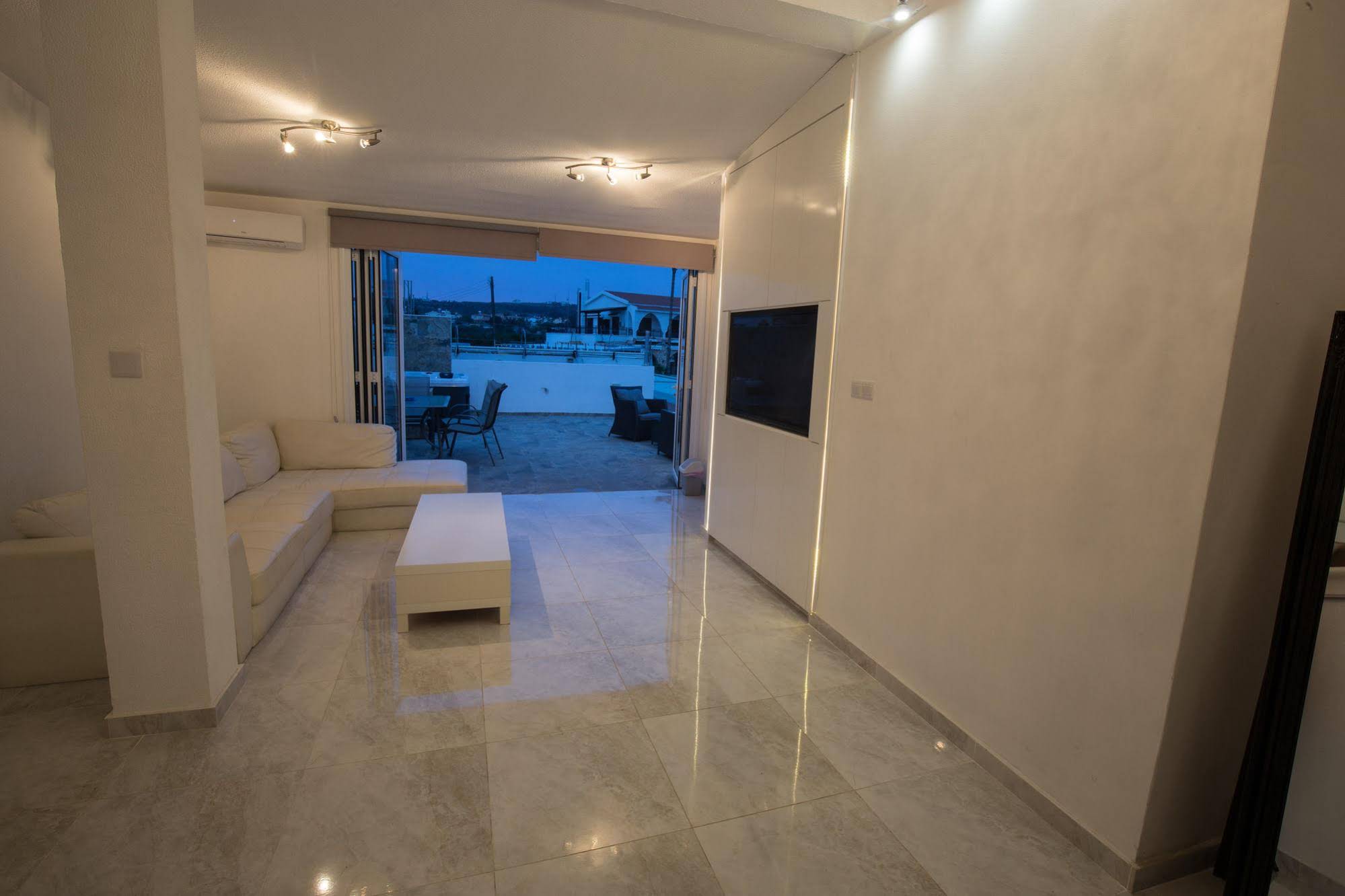 Nissi 49 Apartments