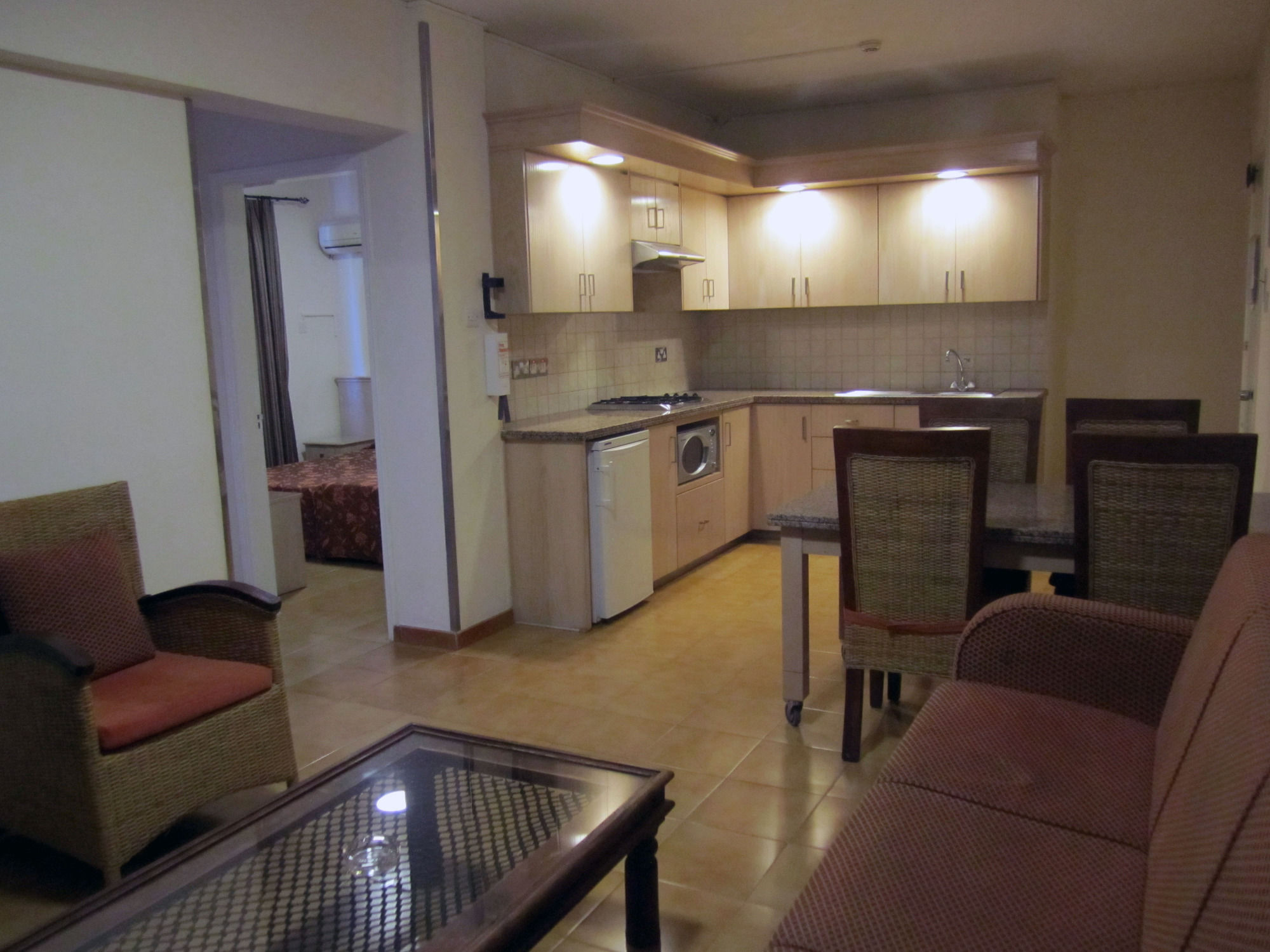 Senator Hotel Apartments