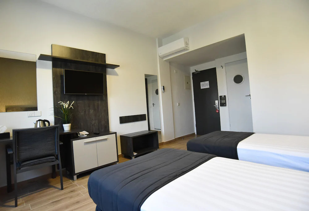 Rise Hotel