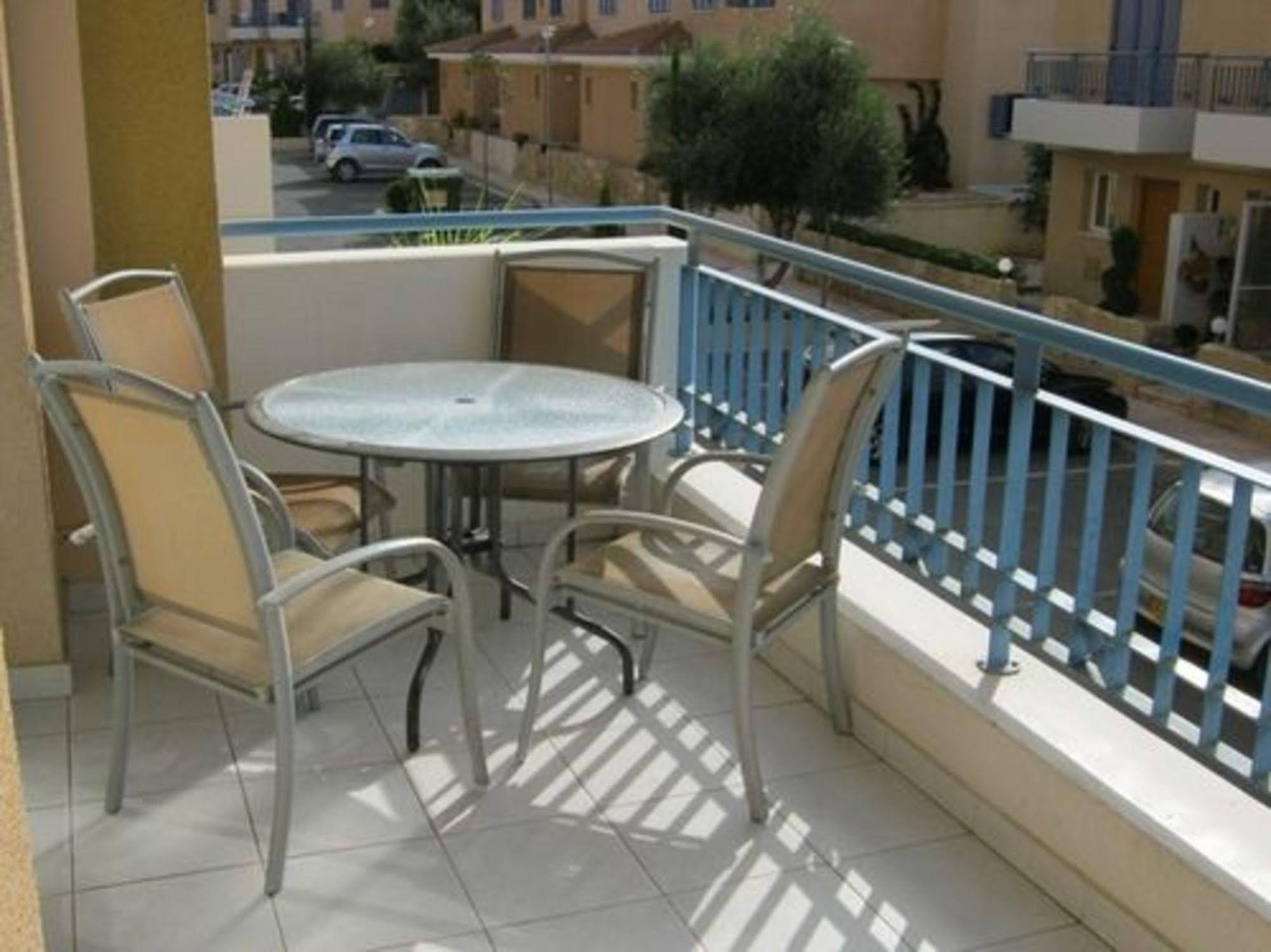 Francis Apartments