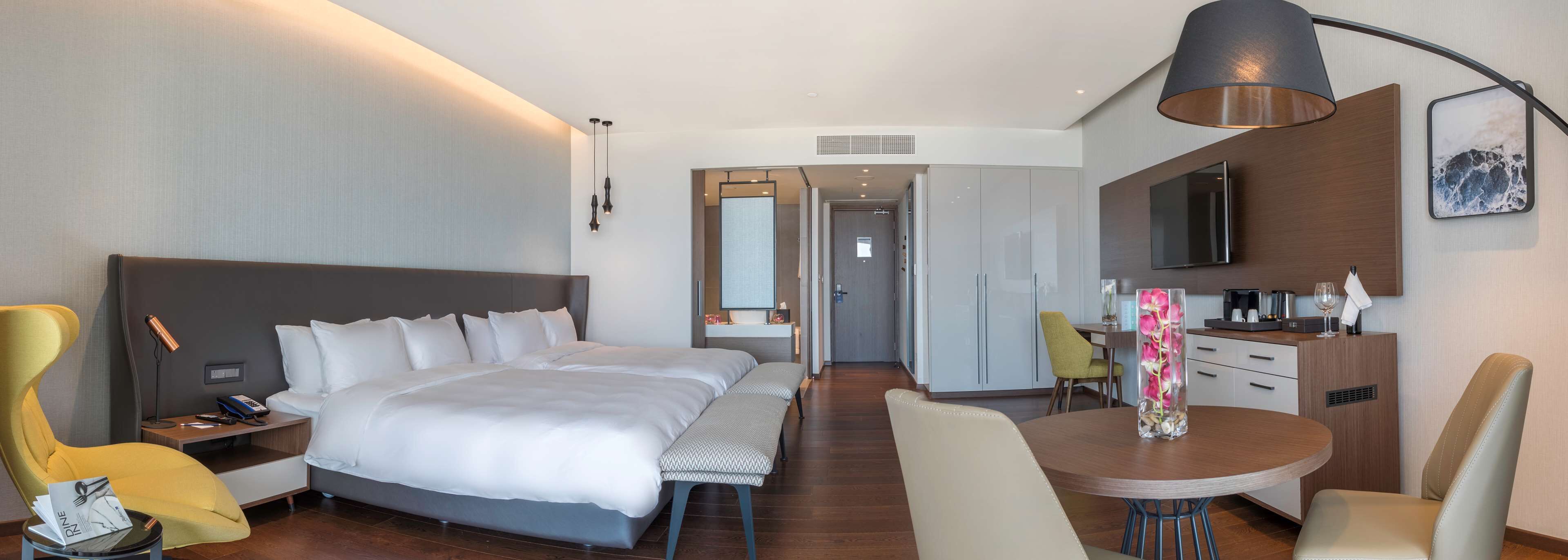Radisson Blu Hotel, Larnaca