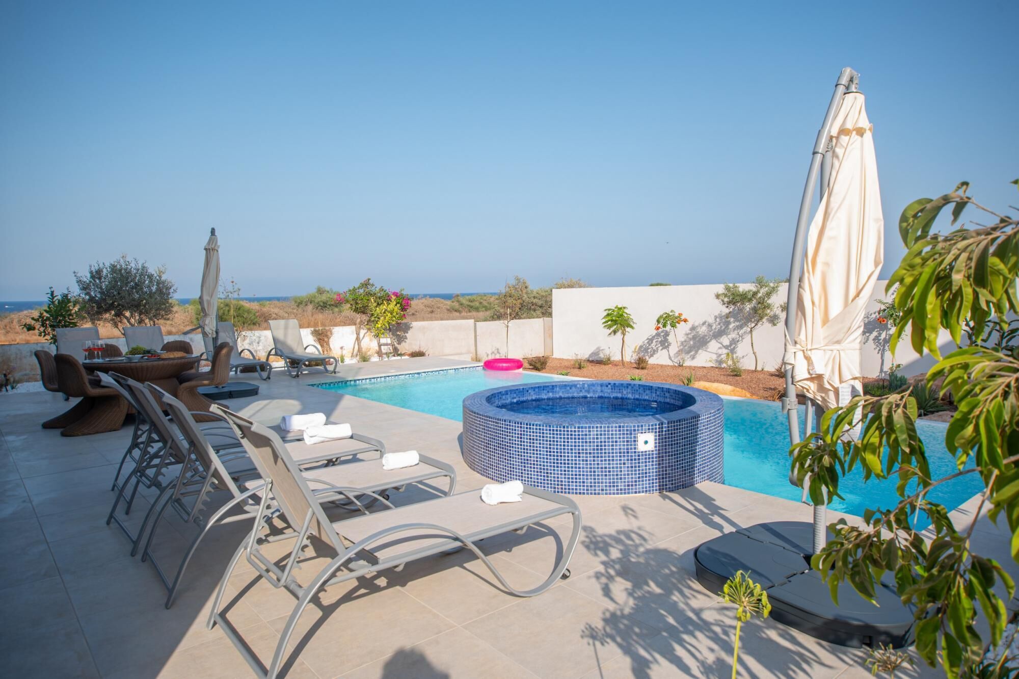 Protaras Art House Seviews