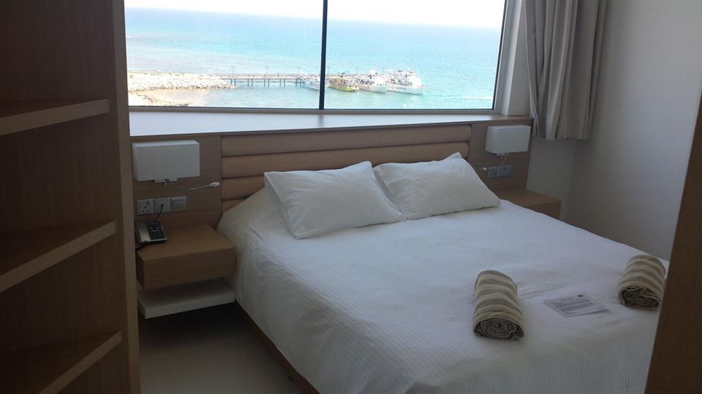 Vrissaki Beach Hotel