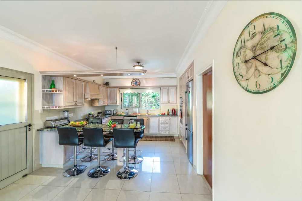 Katina Beach Villa