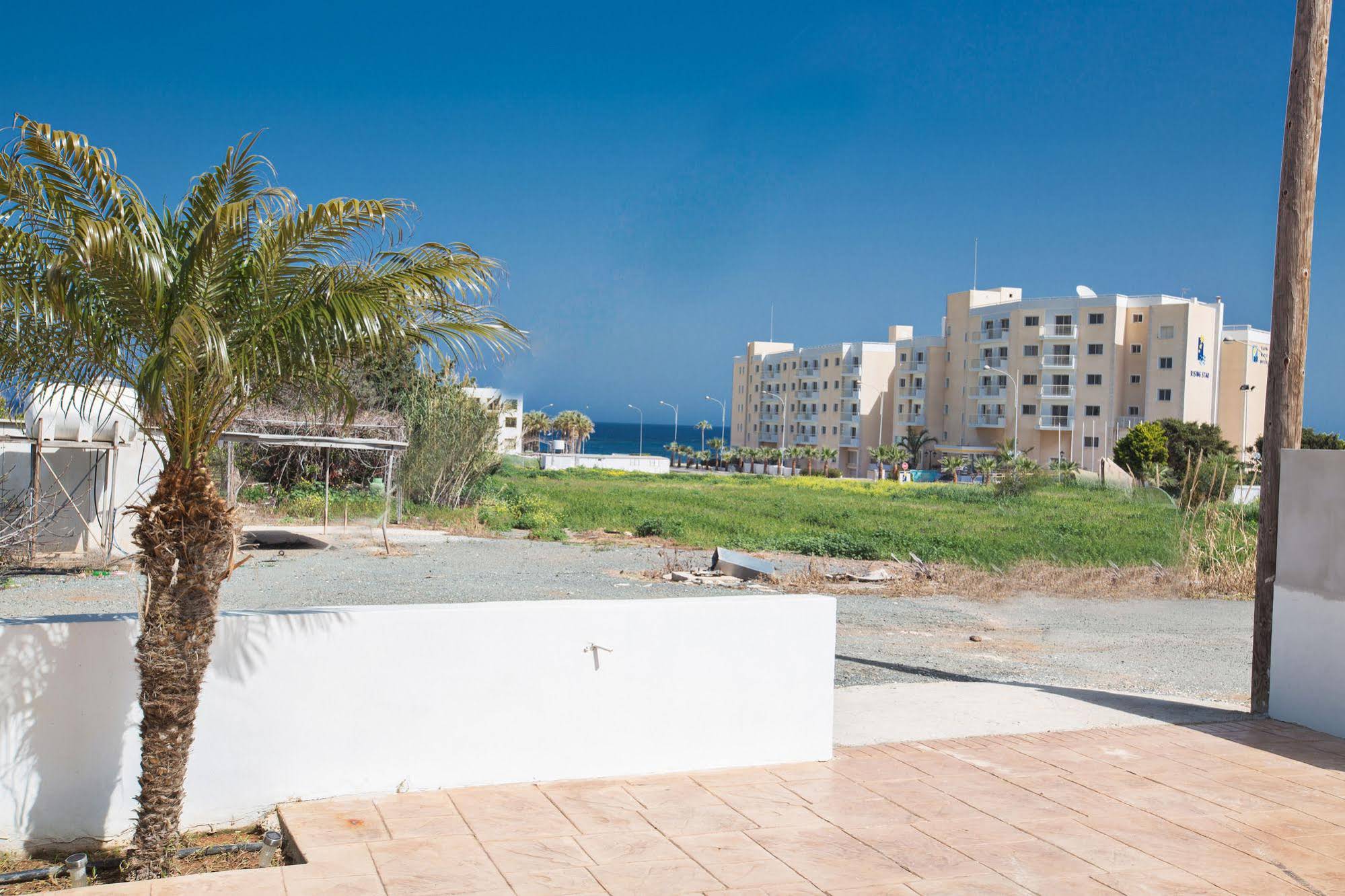 Nicholas Seaview Apartments