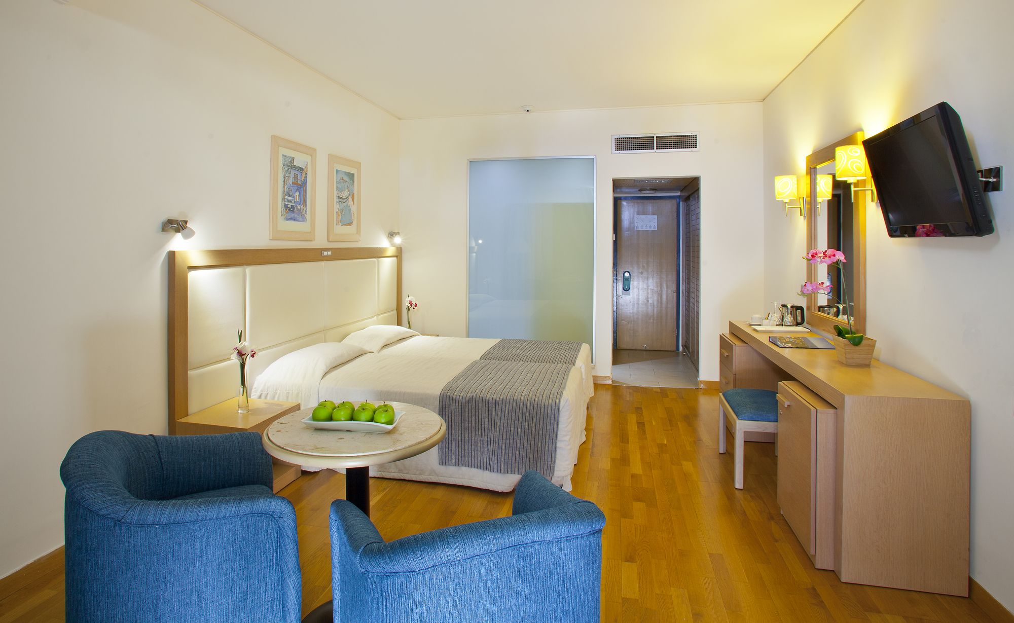 The Golden Coast Beach Hotel