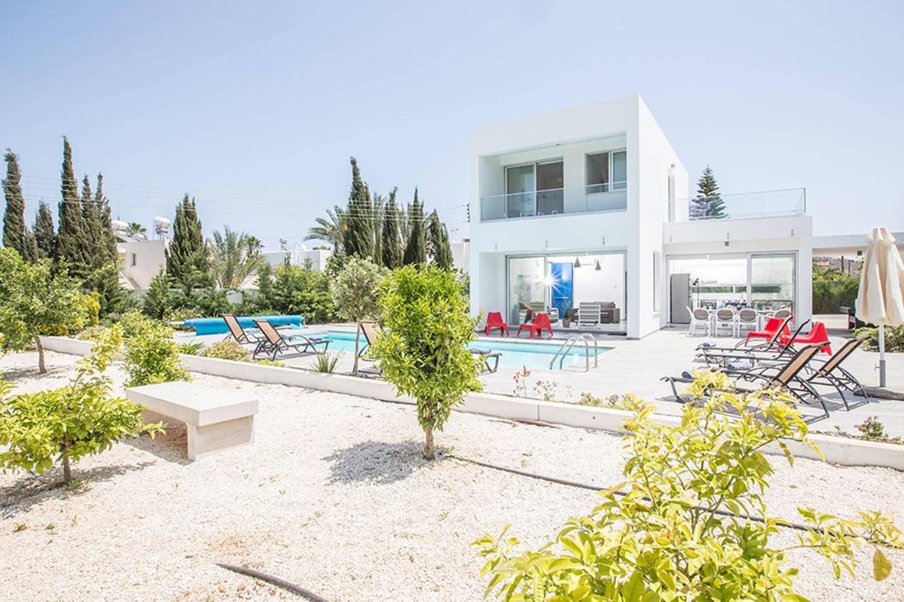 Villa Kia