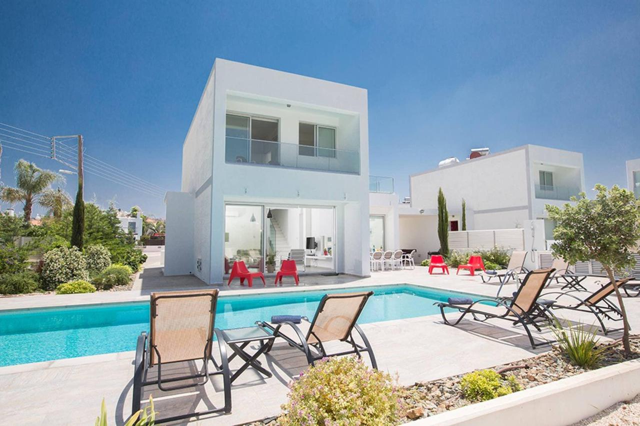 Villa Kia