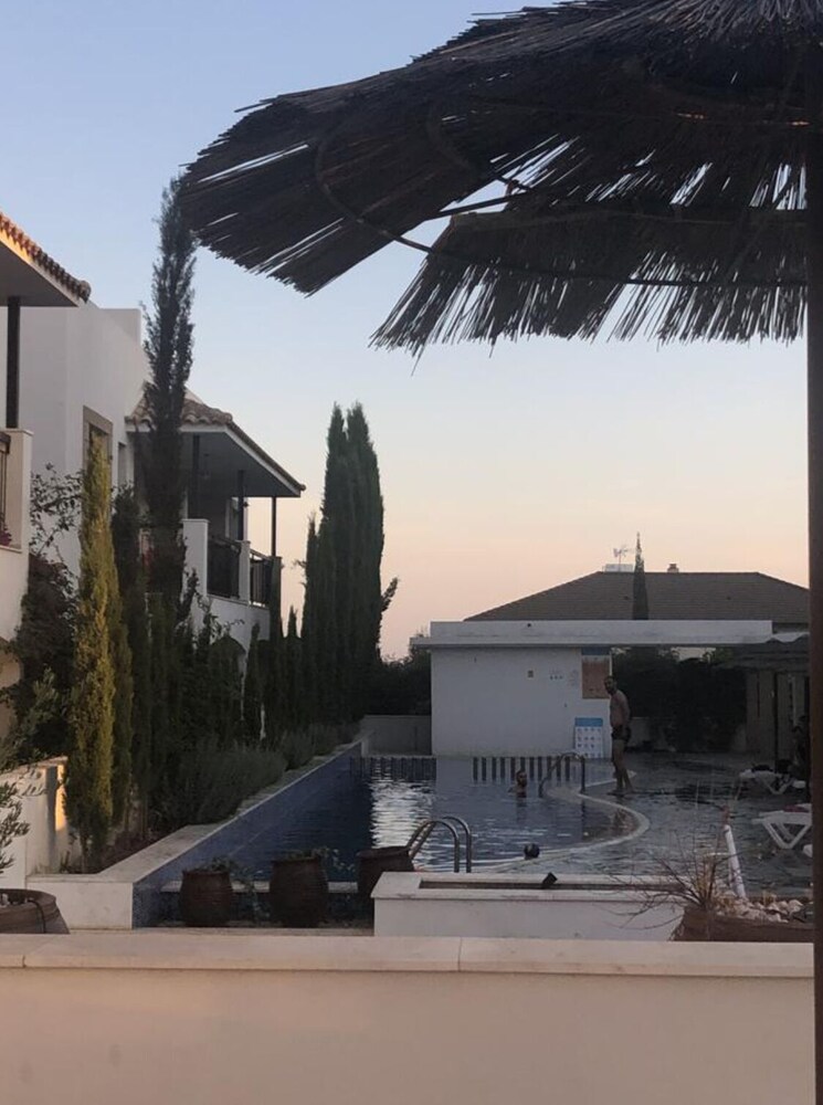 Tristar Lux Country Condo