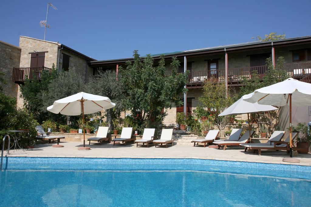 Eveleos Country House