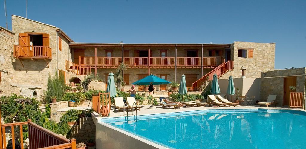 Eveleos Country House