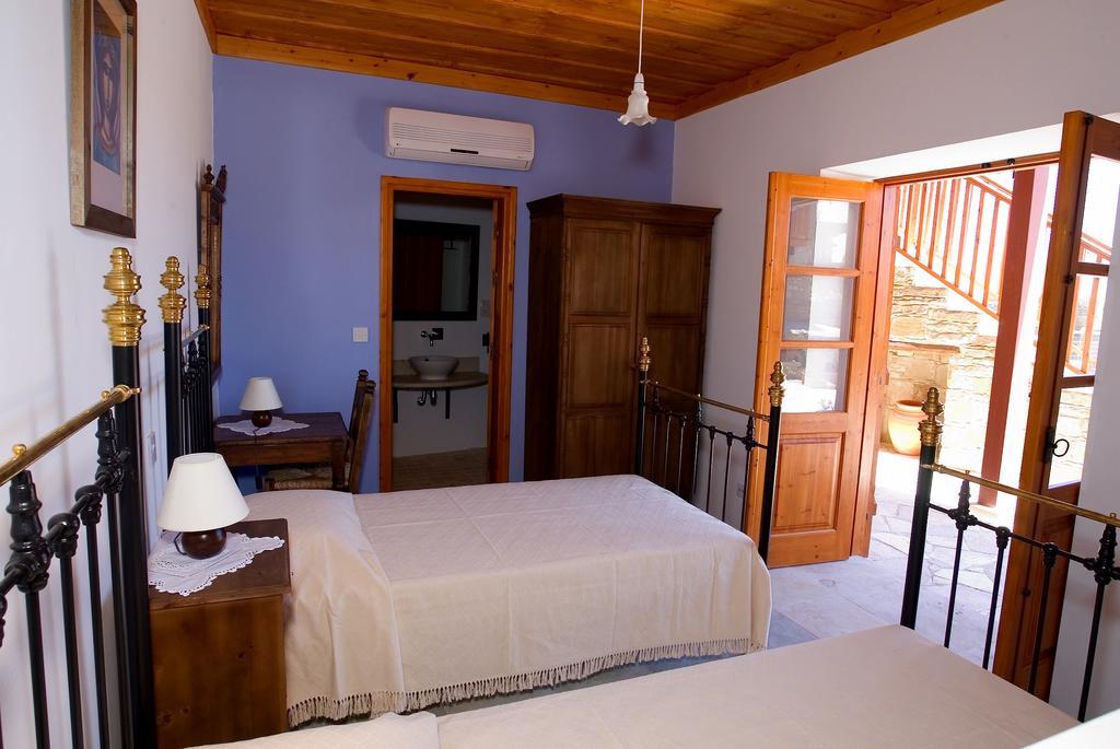 Eveleos Country House