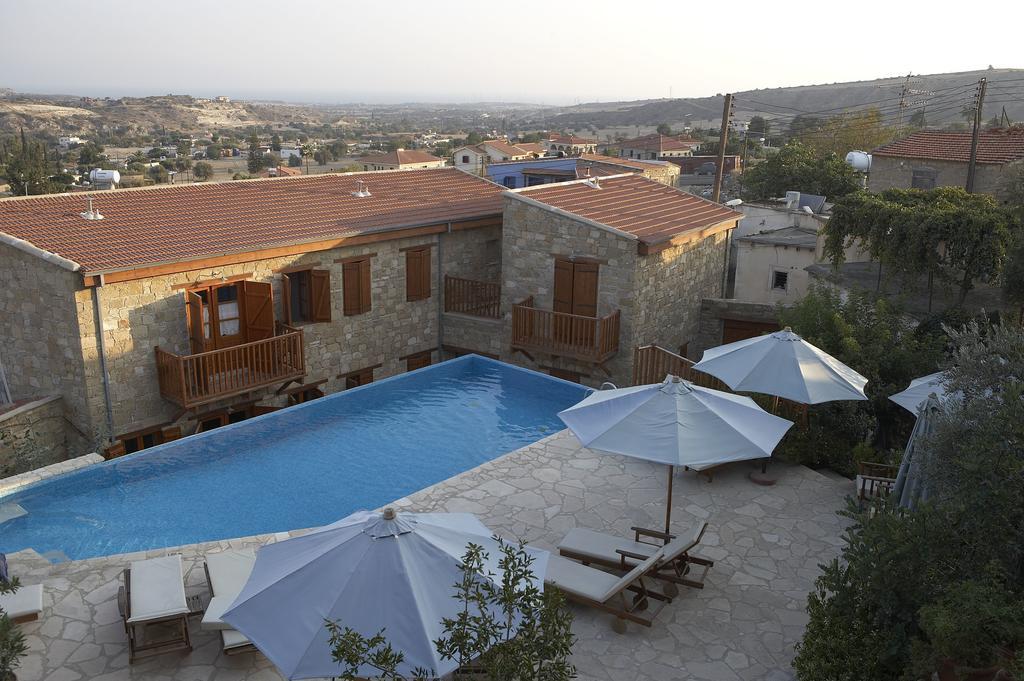 Eveleos Country House