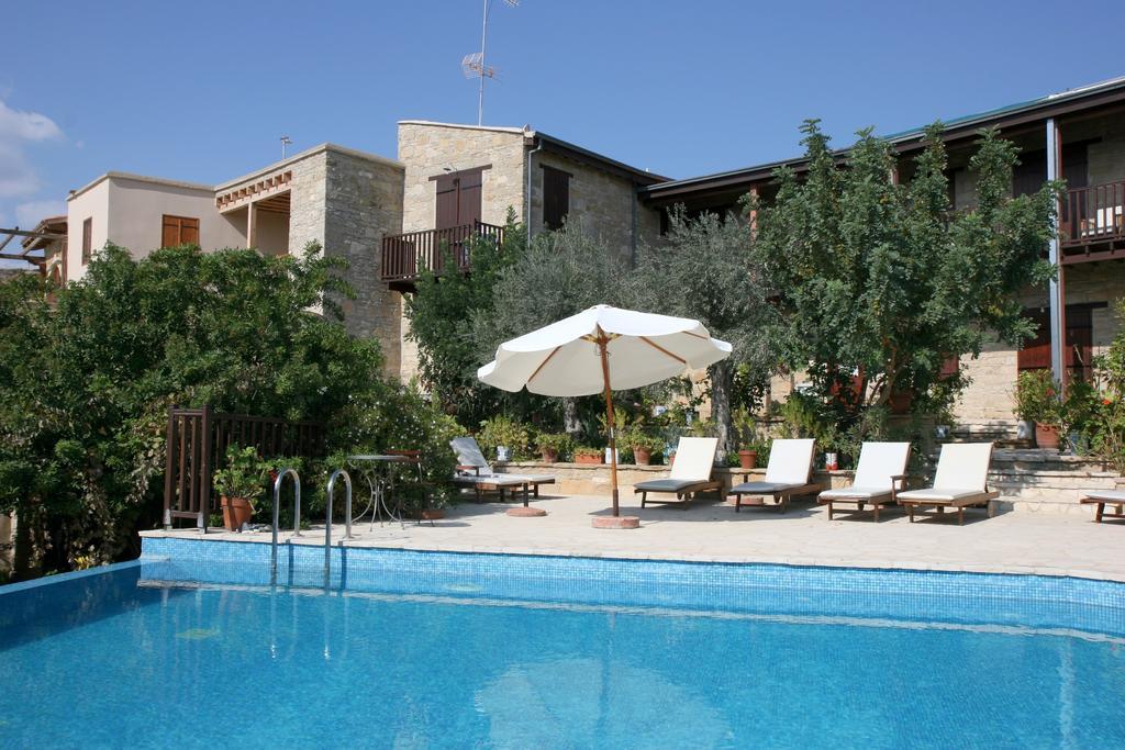Eveleos Country House