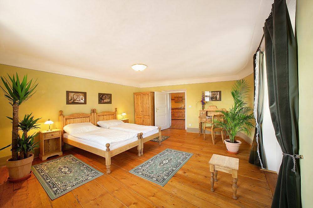 Zámecká Apartmá - Castle Apartments