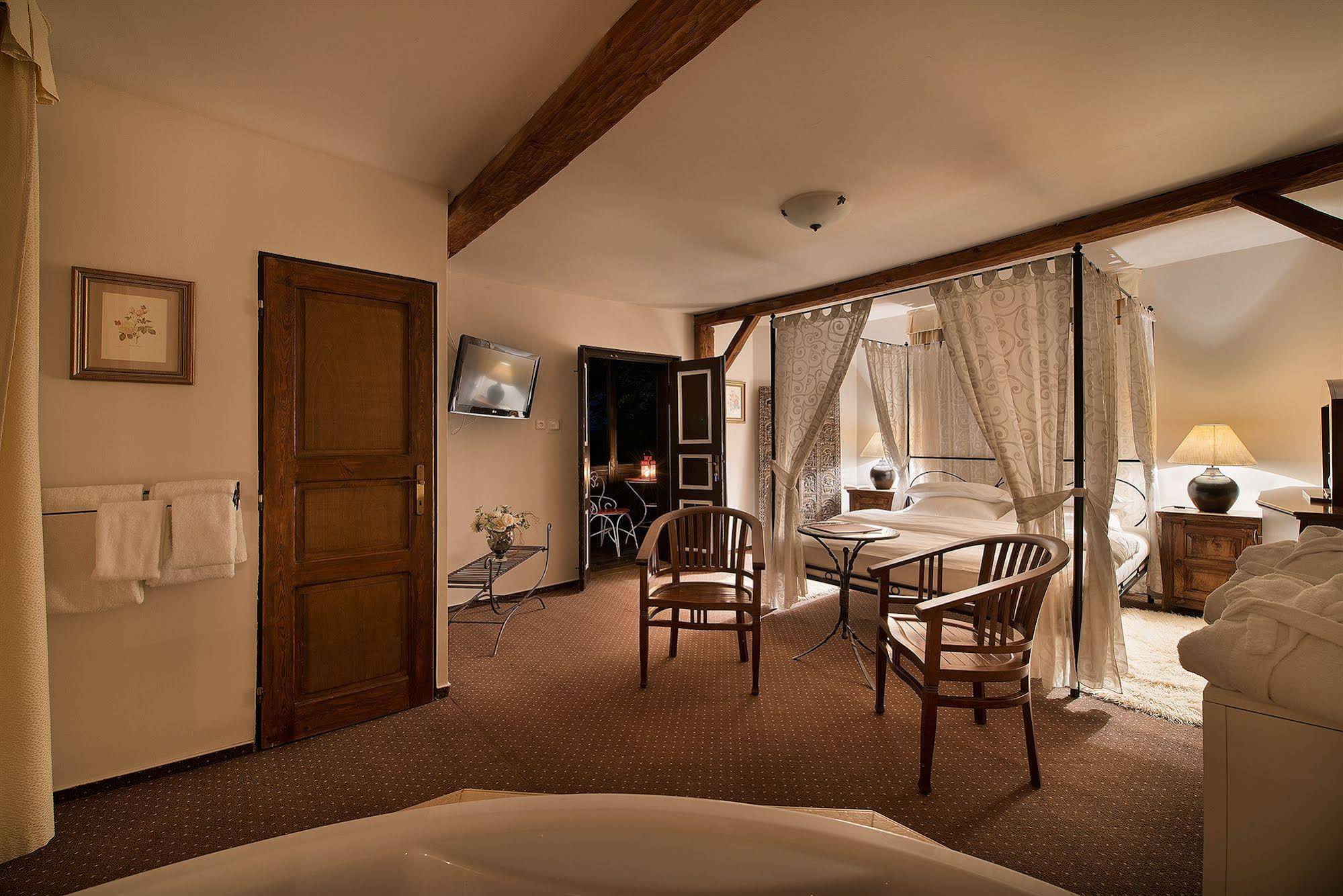 Chateau Loucen Garden Retreat