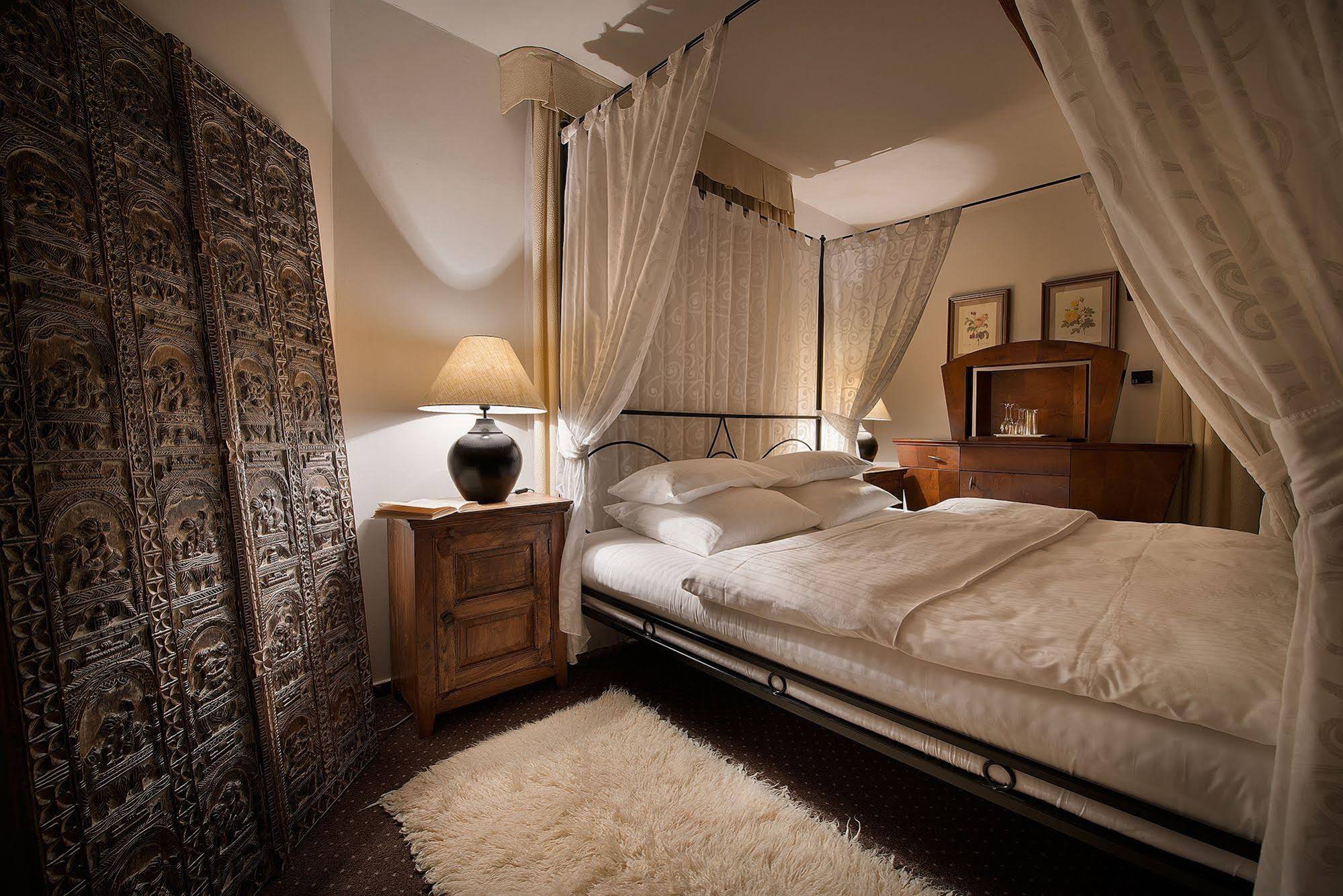 Chateau Loucen Garden Retreat