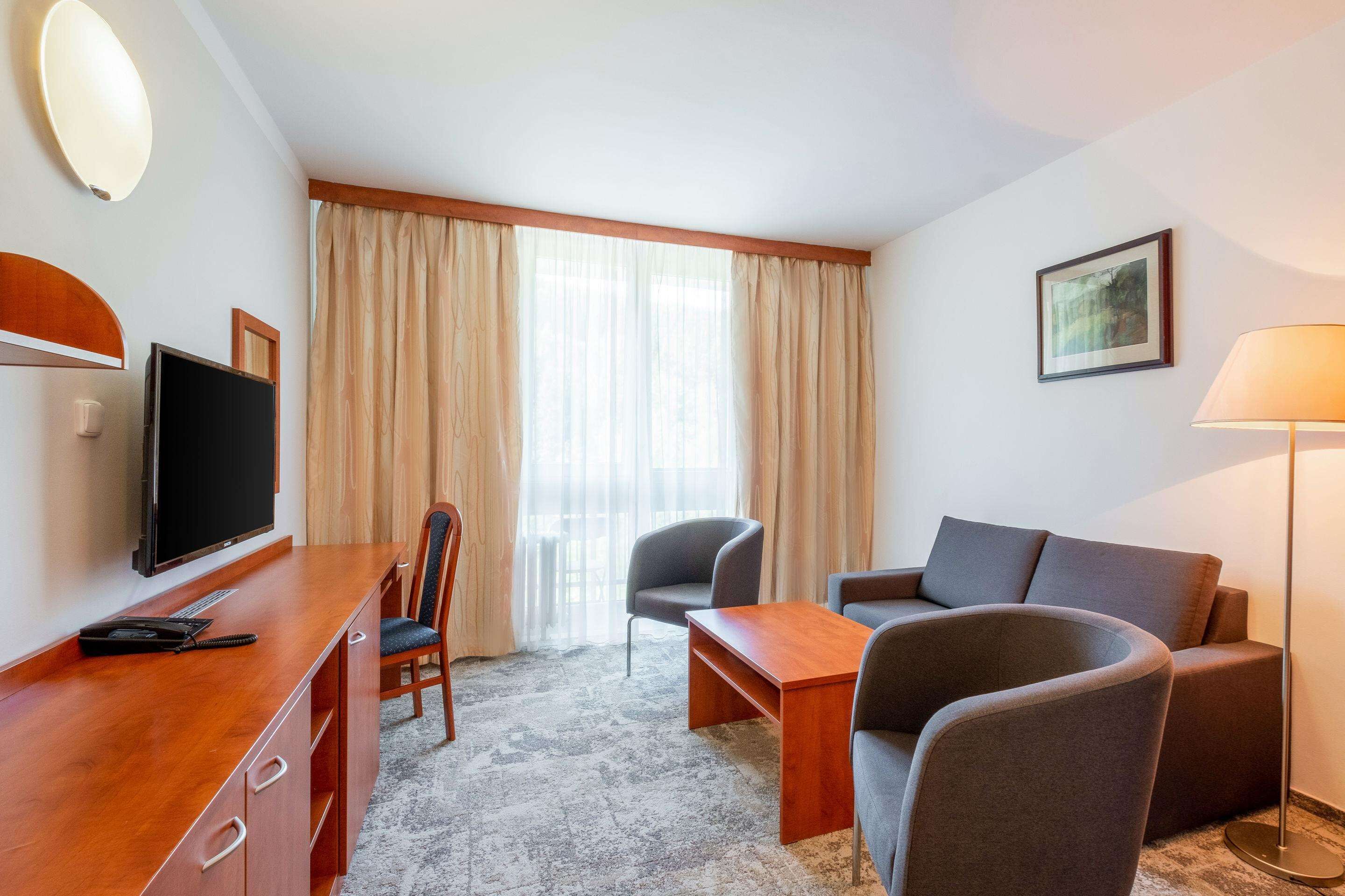 Pinia Hotel & Resort