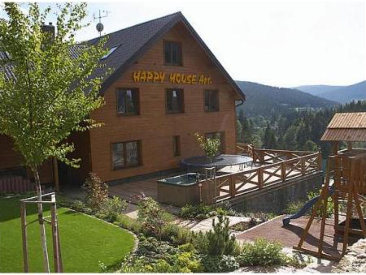Happy House Apartments