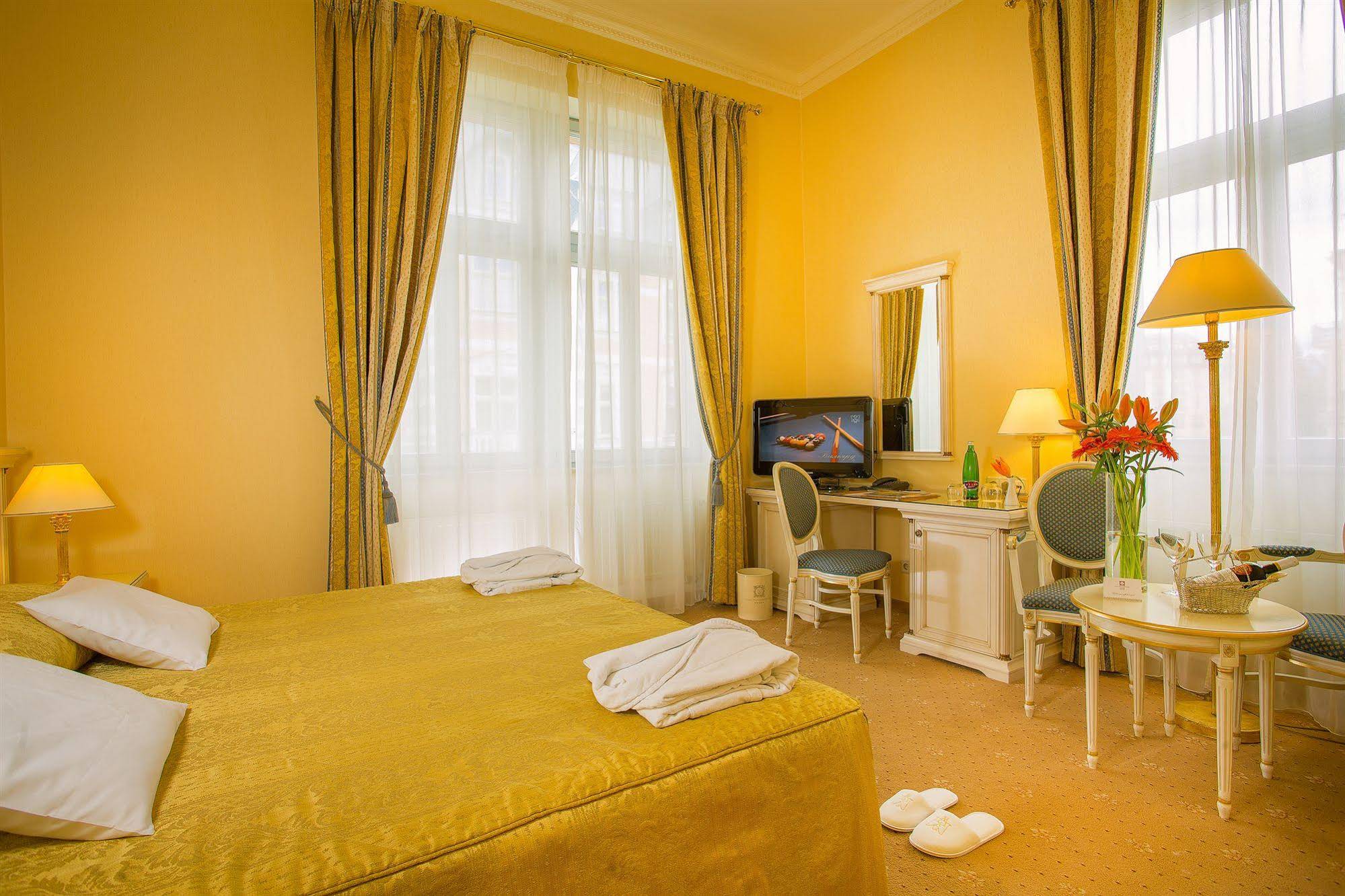 Savoy Westend Hotel
