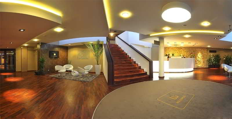 Maximus Resort