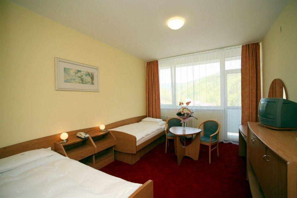 Hotel Behounek