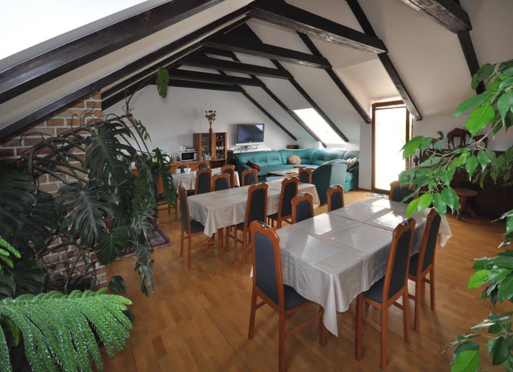 A. V. E. Pension Kliská