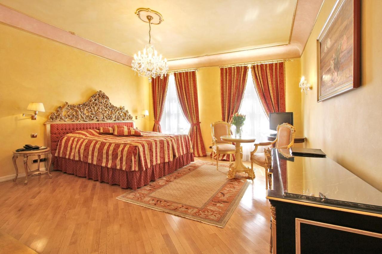 Alchymist Nosticova Palace