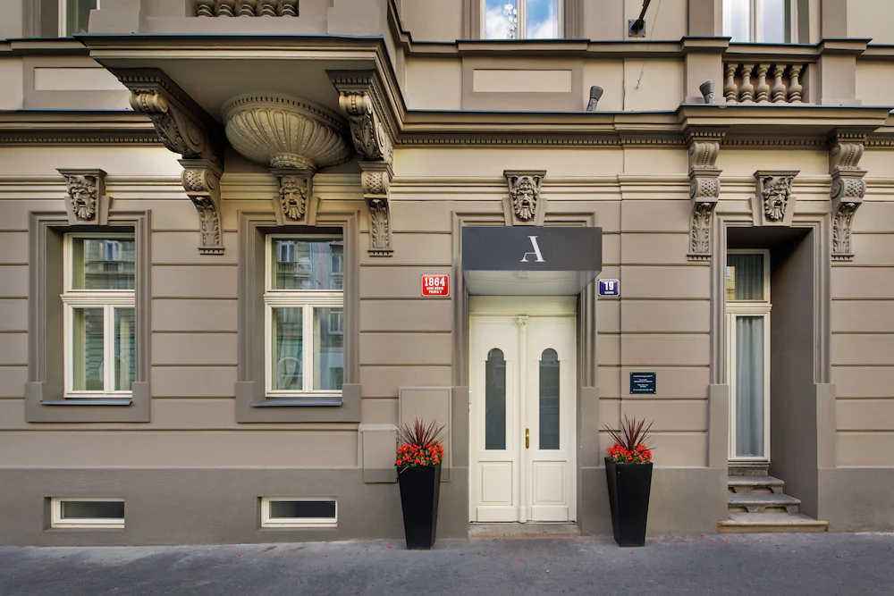 Avenue Legerova 19