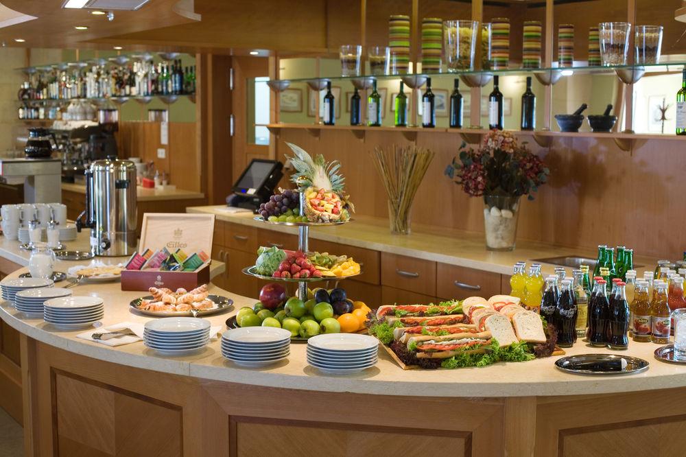 Dolce Villa Hotel
