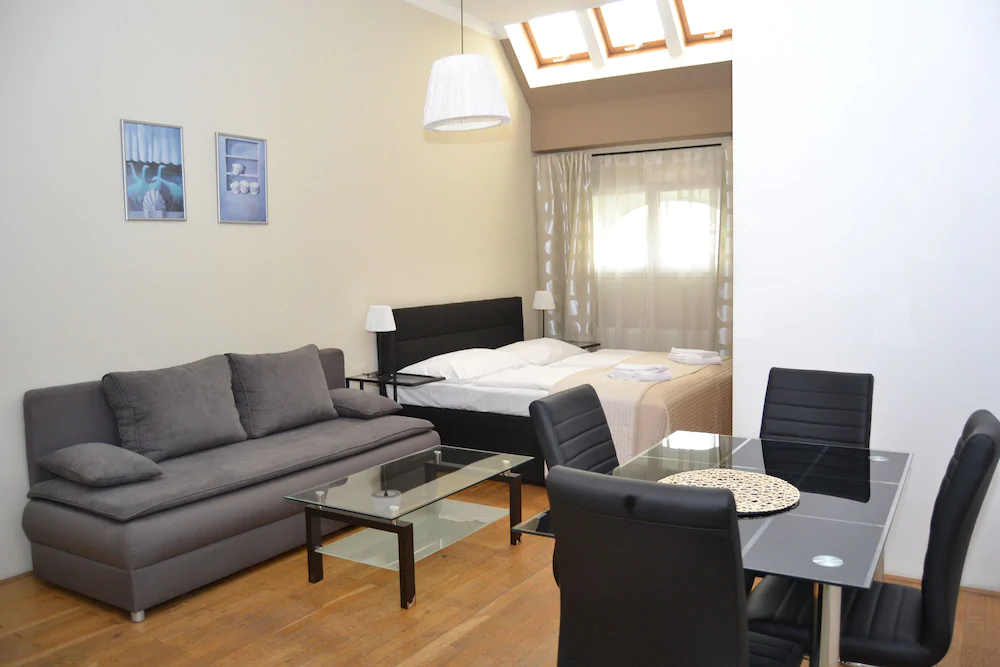 EA ApartHotel Melantrich