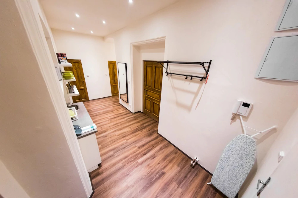 Freedom rooms and apartments