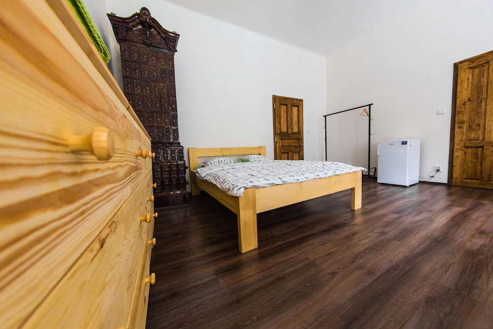 Freedom rooms and apartments