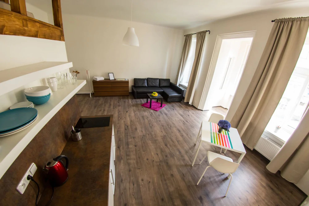 Freedom rooms and apartments